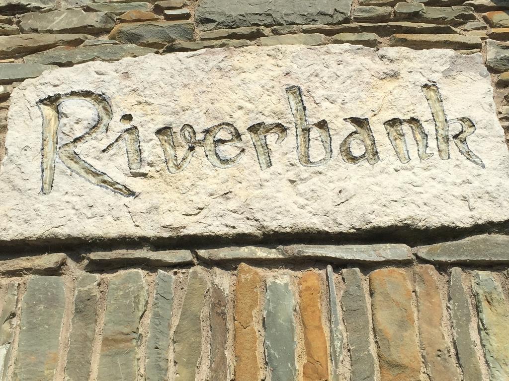 Riverbank, Country Pub And * Carrickmacross